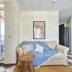 아파트 Front Luxury