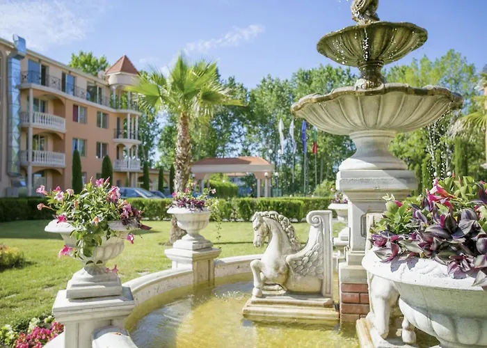 Апартамент Front Luxury *