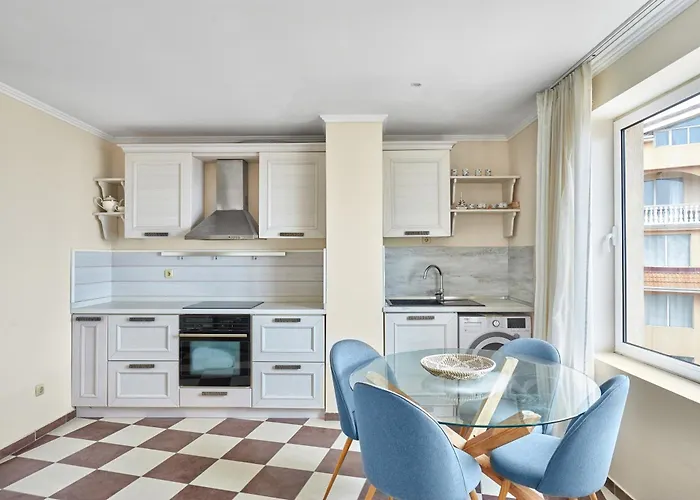 Front Luxury Апартамент