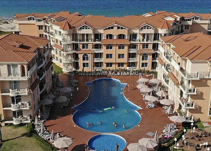 Апартамент Front Luxury