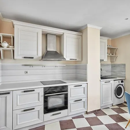 Front Luxury Апартамент