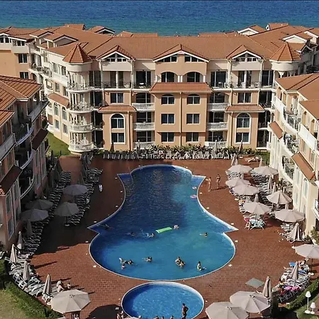 Апартамент Front Luxury