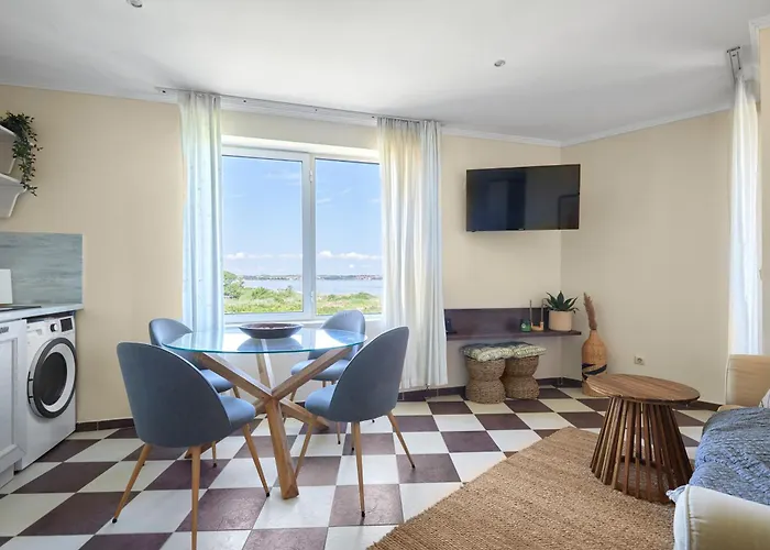 Апартамент Front Luxury *