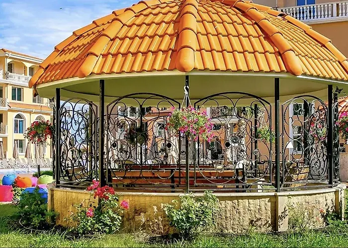 Апартамент Front Luxury *